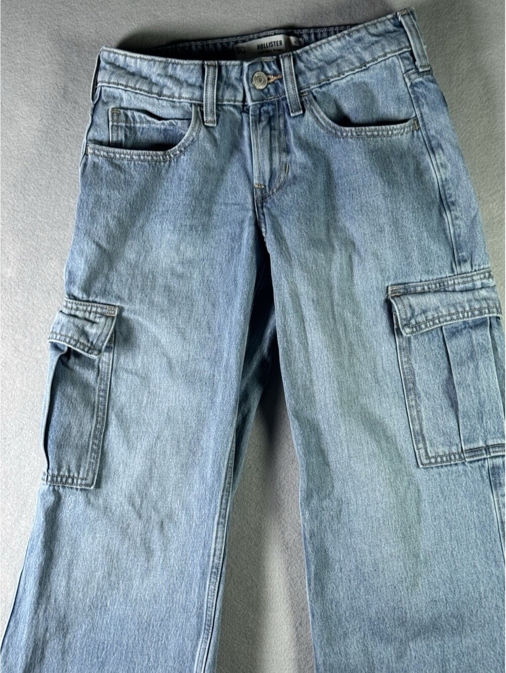 Hollister Low-Rise Baggy Cargo Jeans  Size 000S W23 Short - Picture 6 of 9